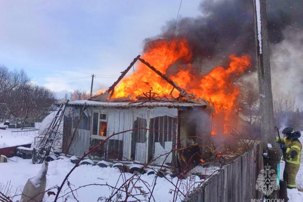 В Смоленской области за сутки горели два дачных дома