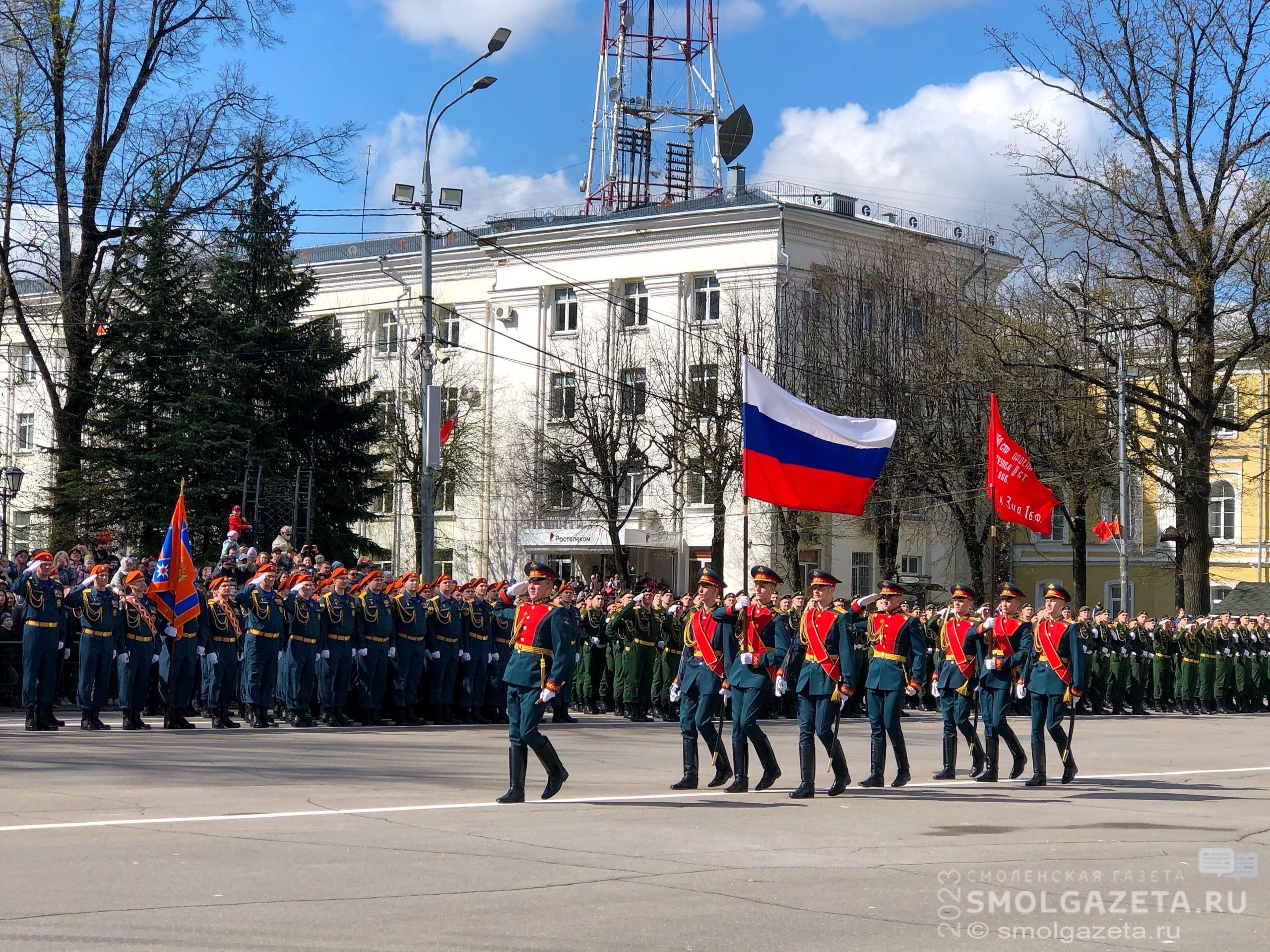 В Смоленске День Победы отметят военным парадом, салютом и фейерверком
