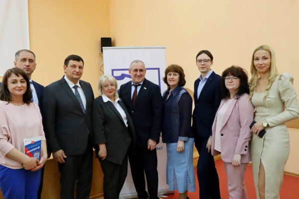 Кандидаты предварительного голосования встретились с лидерами «Единой России» в Смоленской области