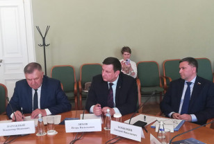 Председатель Смоленской облдумы принял участие в Комиссии по аграрно-продовольственной политике в Санкт-Петербурге