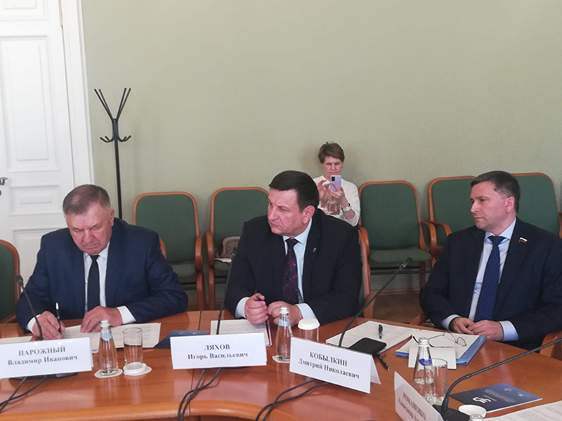 Председатель Смоленской облдумы принял участие в Комиссии по аграрно-продовольственной политике в Санкт-Петербурге