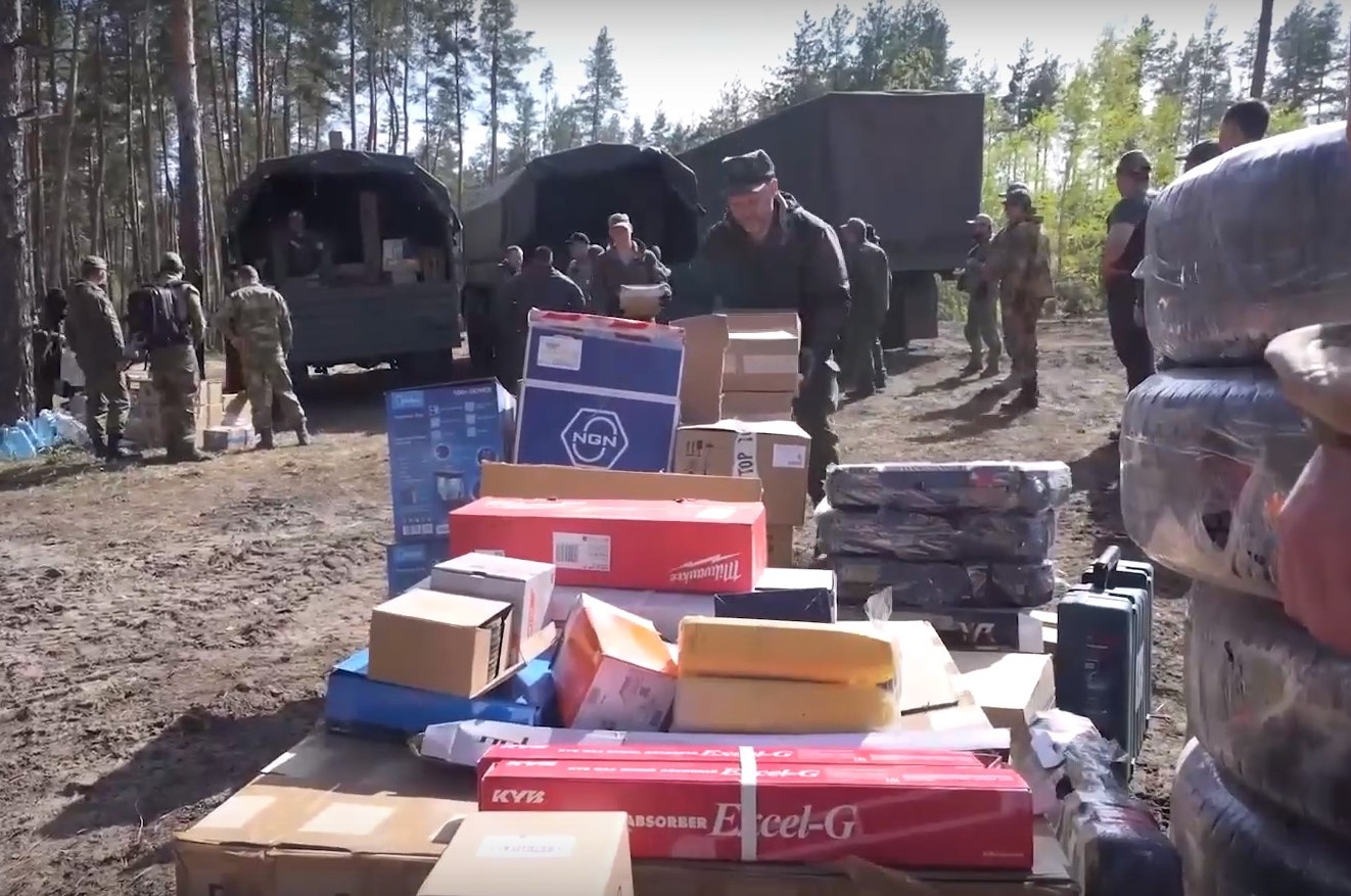 Военнослужащие РФ доставили в республики Донбасса более 200 тонн гуманитарных грузов