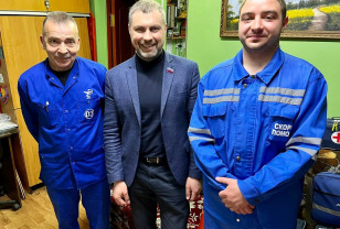 «Единая Россия» в Смоленской области поздравила работников скорой медпомощи