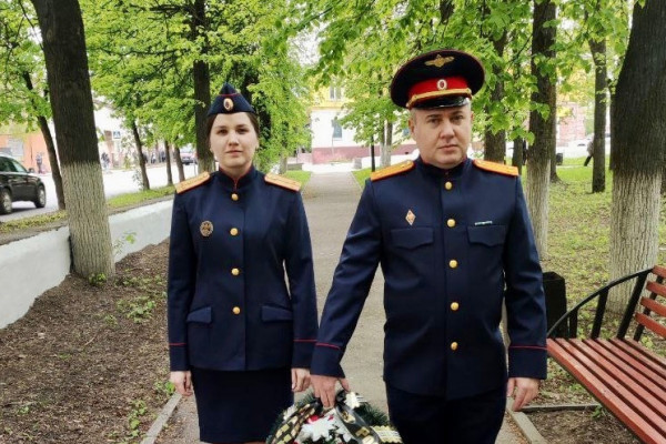 В Рославле следователи СКР приняли участие в мероприятиях, посвящённых Дню Победы
