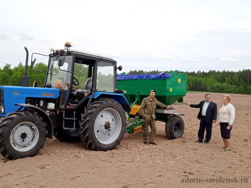 В хозяйствах Ершичского района в разгаре весенние полевые работы