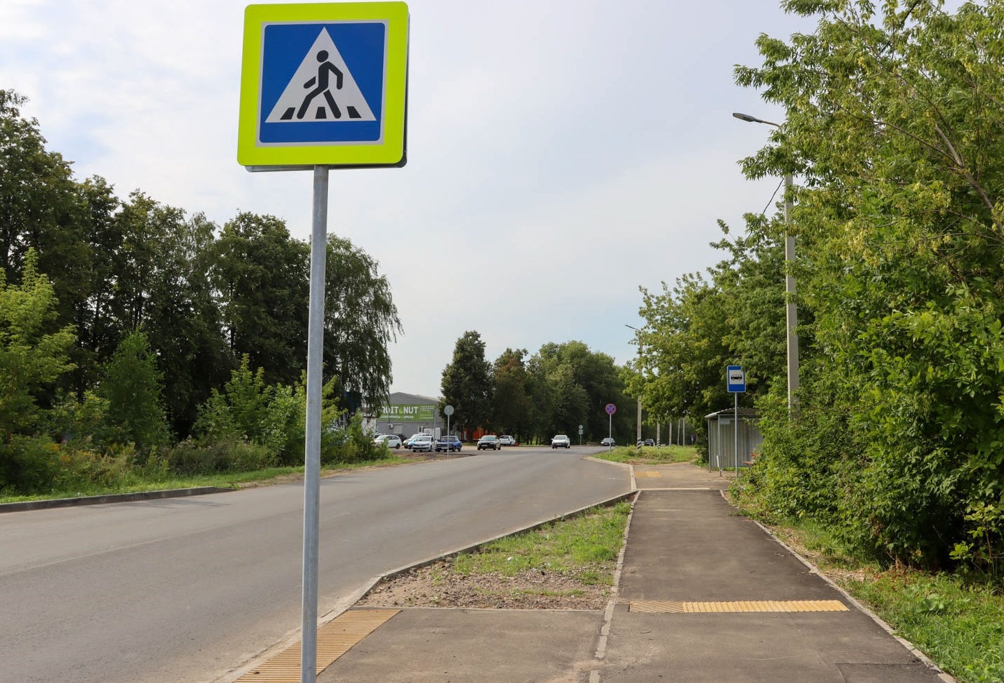 В Смоленской области на отремонтированных дорогах установят новые знаки и барьерное ограждение