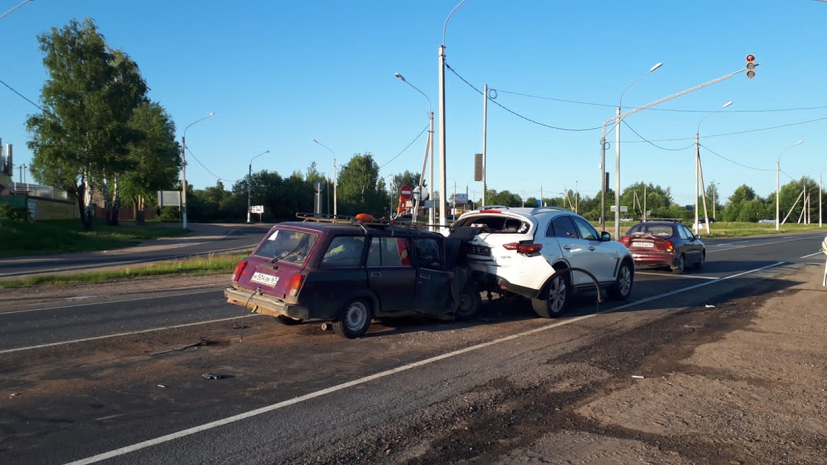 В Смоленском районе произошла авария с участием трёх автомобилей