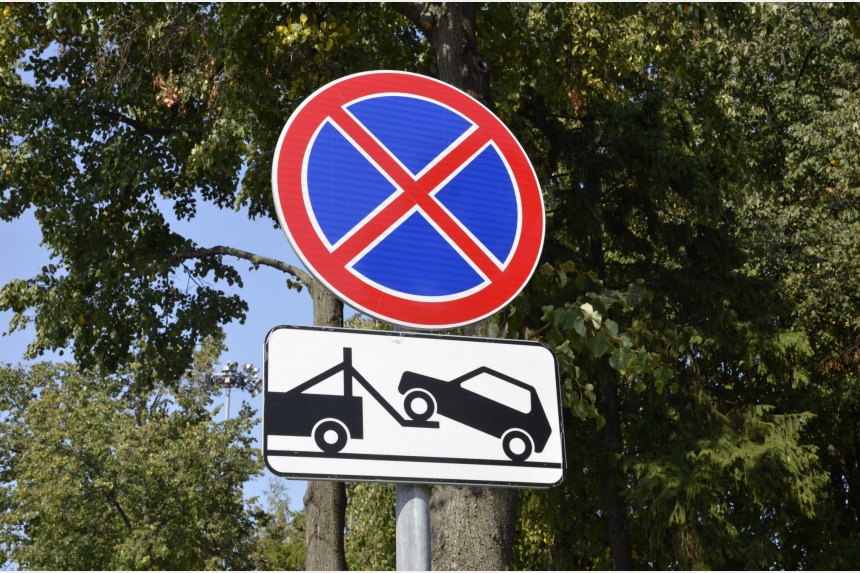 В Смоленске в районе авиационного завода установили новые ограничительные знаки для автотранспорта