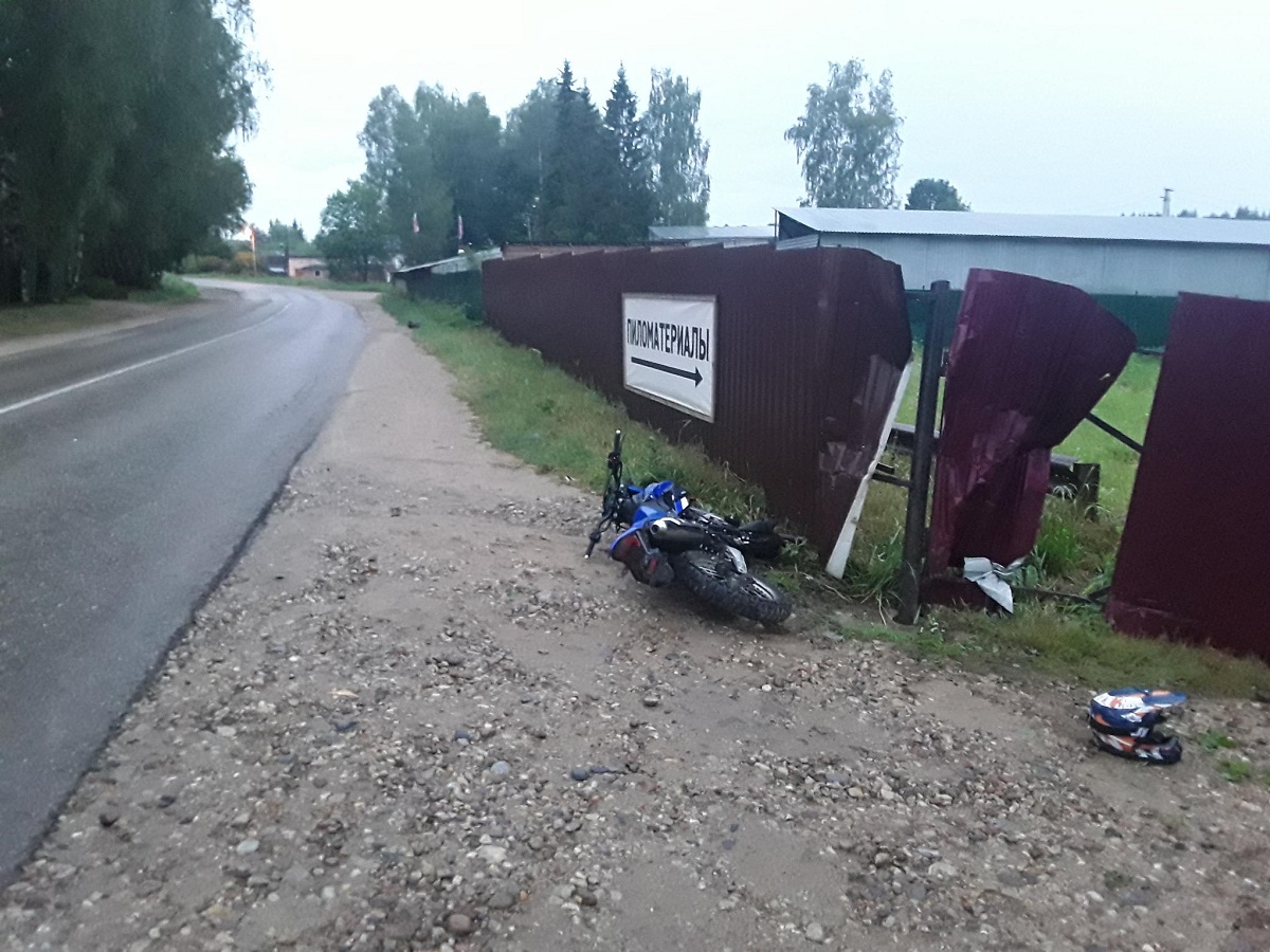 В Смоленском районе 21-летний мотоциклист попал в ДТП