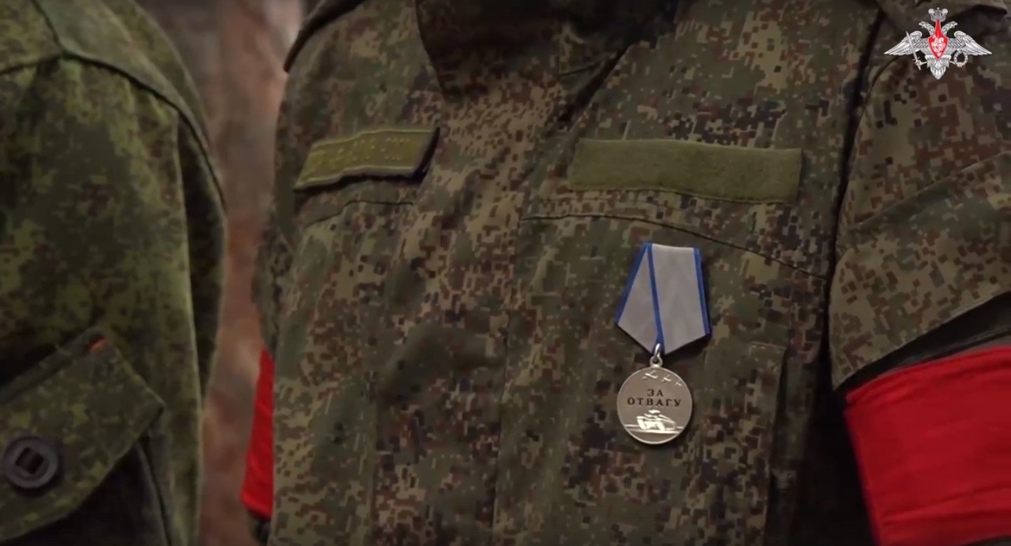 Бойцы штурмовых подразделений получили ордена и медали