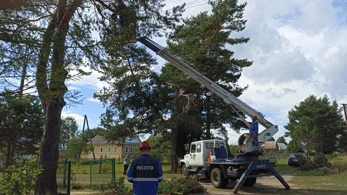 Восстановлено электроснабжение более 95 % пострадавших от непогоды потребителей Смоленской области 
