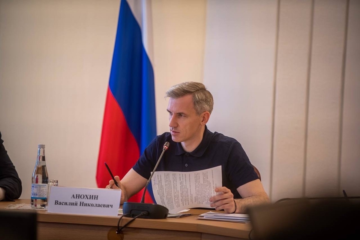 Василий Анохин прокомментировал ход подготовки школ Смоленской области к началу учебного года