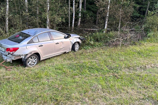 В Смоленской области в результате ДТП пострадал 35-летний пассажир Chevrolet Cruze