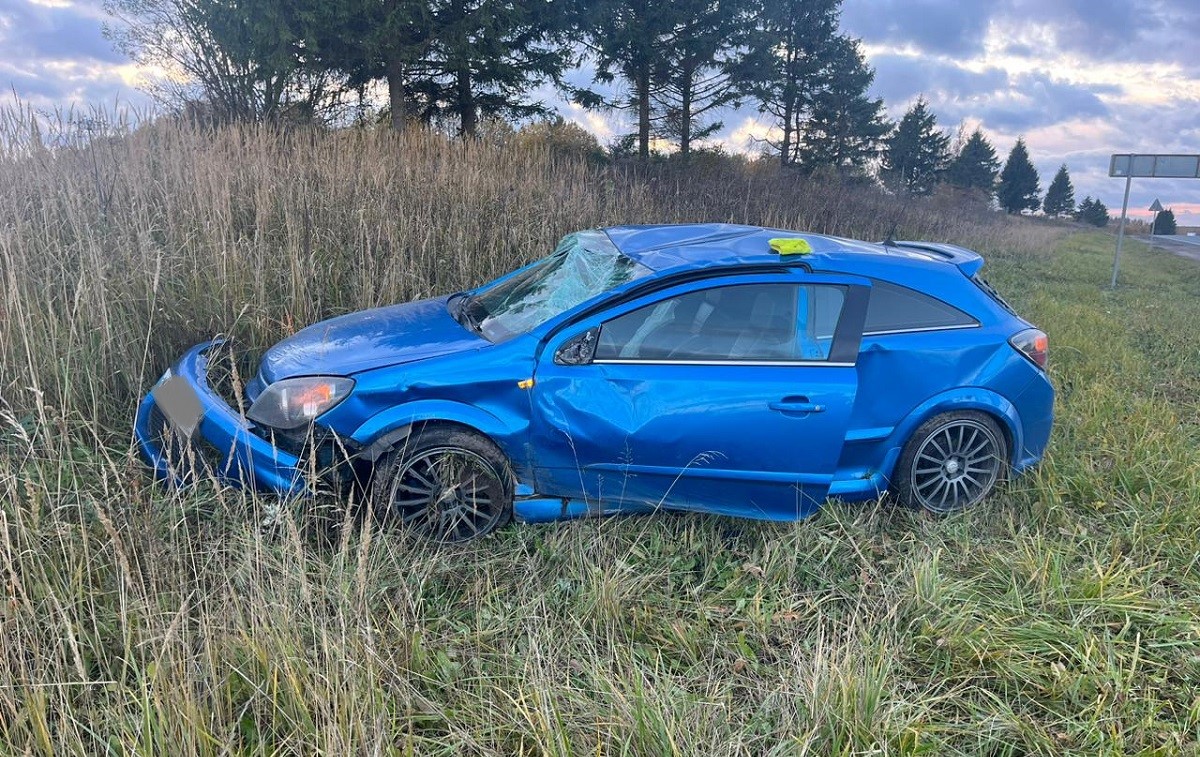 В Смоленском районе в аварии пострадал 29-летний водитель Opel Astra