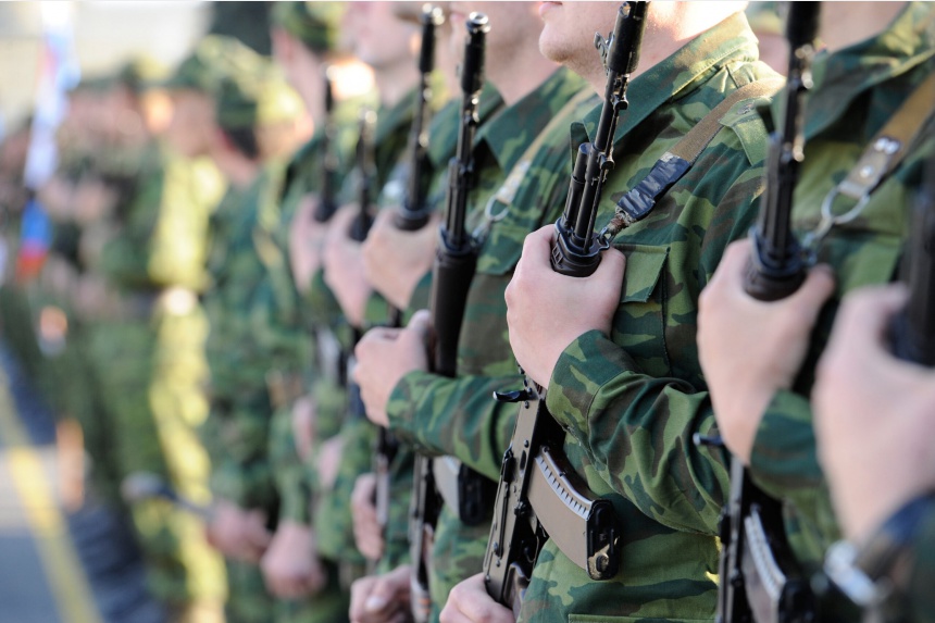 Смоляне могут заключить первый контракт на прохождение военной службы на 1 год