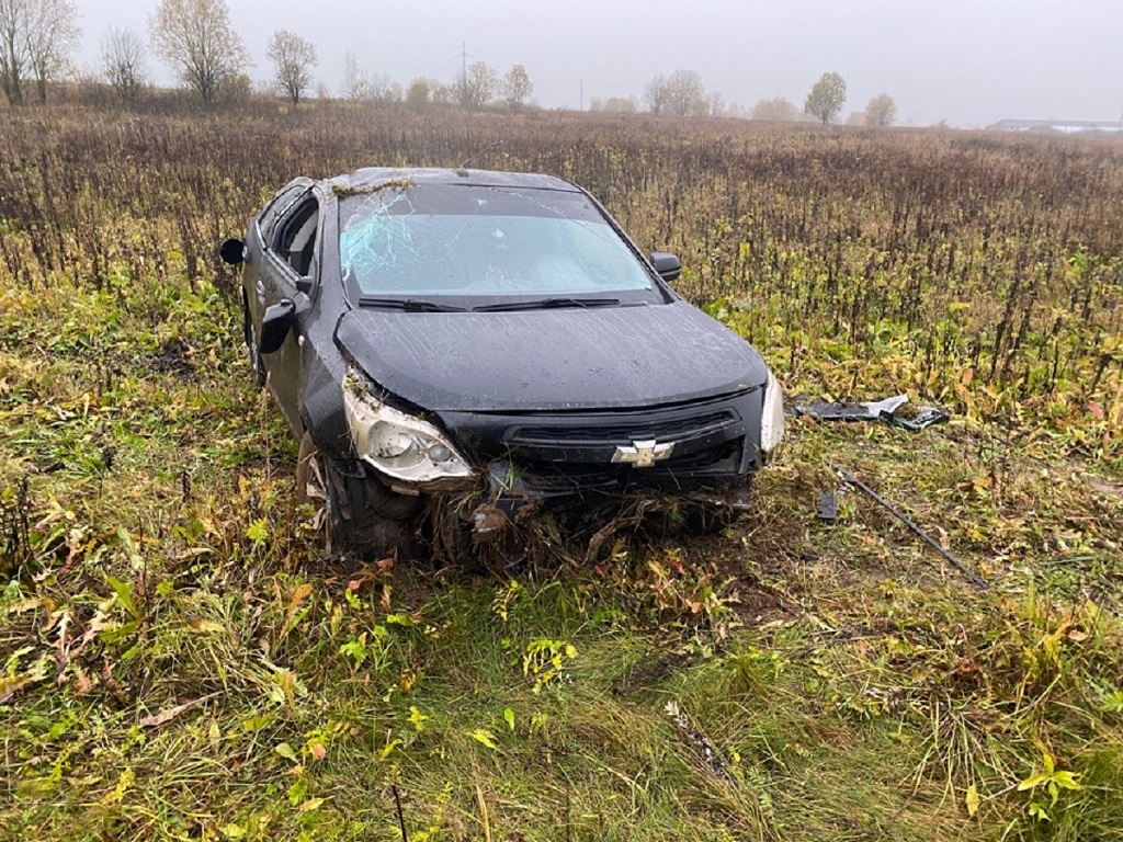 39-летний водитель Chevrolet был госпитализирован в результате ДТП в Гагаринском районе