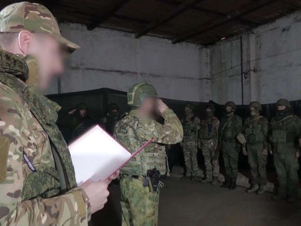 Военнослужащим-добровольцам из отряда «БАРС» вручили госнаграды