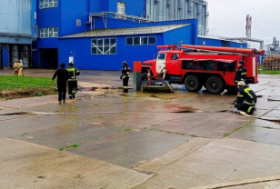 На двух заводах Смоленской области состоялись пожарно-тактические занятия