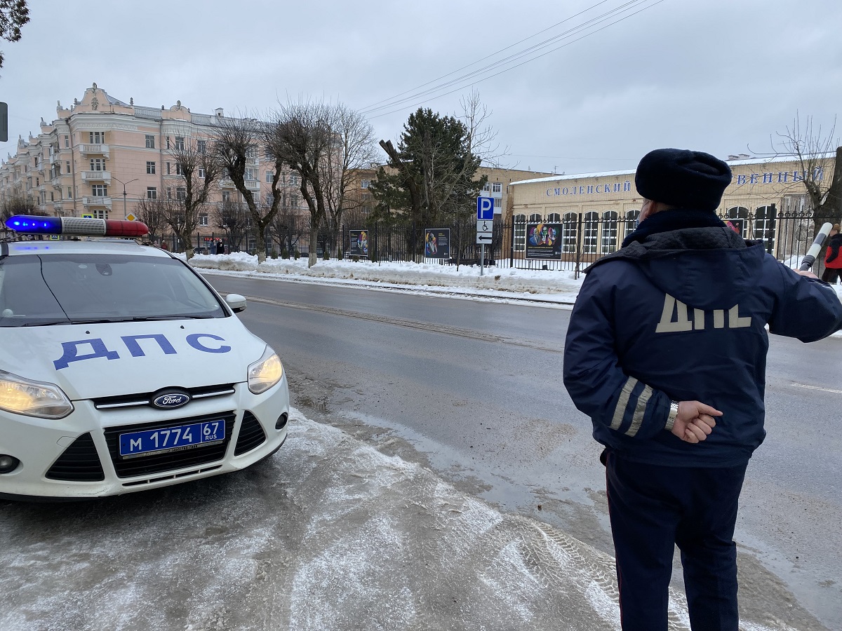 2 декабря в Ленинском районе Смоленска проведут «сплошные проверки» водителей