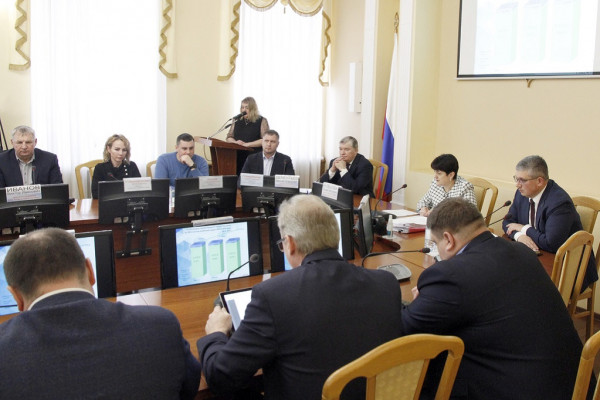 Смоляне и депутаты горсовета обсудили проект бюджета города