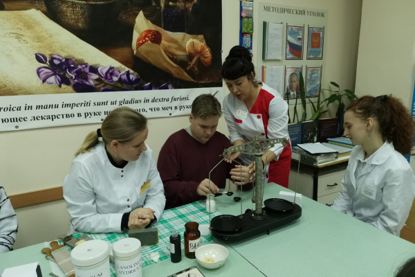 Школьники Смоленской области приступили к прохождению профессиональных проб