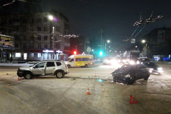 23-летний водитель «Лады» пострадал в результате ДТП в Смоленске