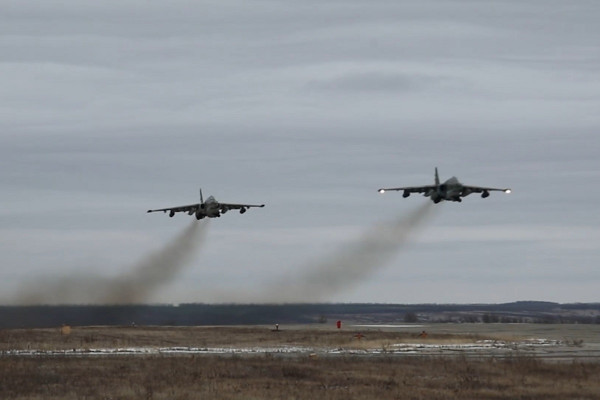 На Краснолиманском направлении российские Су-25 поразили опорные пункты ВСУ