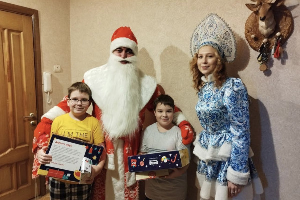 В Смоленской области росгвардейцы продолжают новогоднюю акцию «Дед Мороз специального назначения»