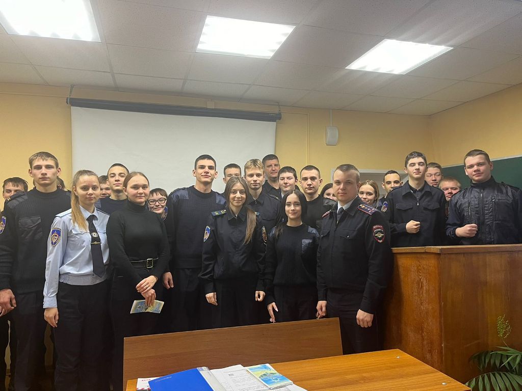 Линейный отдел МВД России на станции Смоленск участвует во Всероссийской акции «Студенческий десант»
