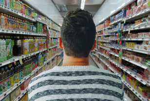 Жителя Сафонова подозревают в краже продуктов из супермаркета