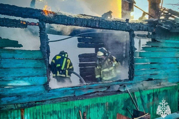 14 человек спасли смоленские пожарные из огненных ловушек с начала года