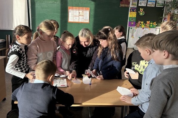 В Смоленской области в Сычёвке дорожные полицейские навестили школьников