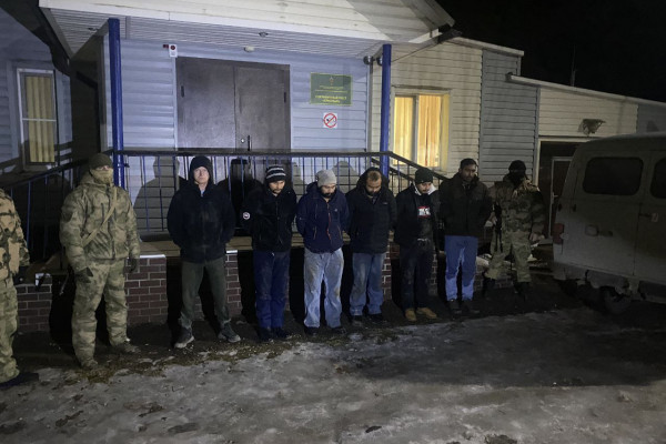 В Смоленской области пресекли попытку группы иностранцев незаконно пересечь госграницу РФ