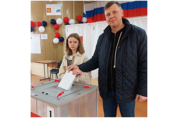 Сенатор РФ от Смоленской области Артём Малащенков проголосовал в свой День рождения