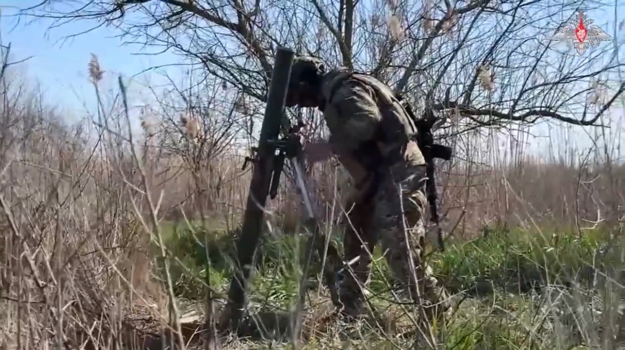 Российские бойцы уничтожили миномёт ВСУ на правом берегу Днепра
