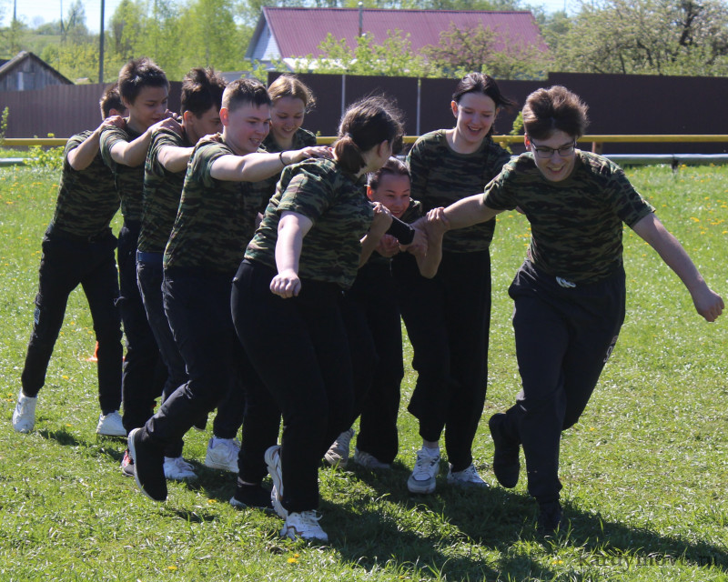 В Кардымовском районе школьники сыграли  в военно-спортивную игру «ЗАРНИЦА 2.0»