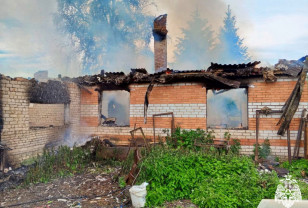 В деревне Ракиты Краснинского района сгорел жилой дом